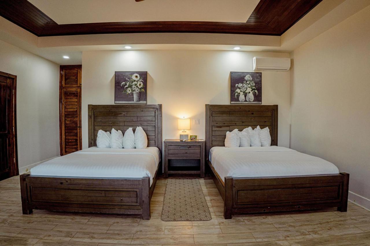 Deluxe Quadruple Room,1593831267:JPEG
